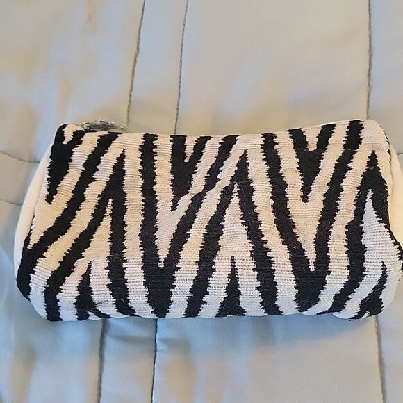 Sisley small makeup bag NWT and 4 Sisley samples - Picture 14 of 15